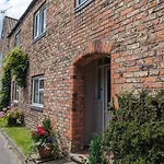 5 Bed In York Oc-77267 *