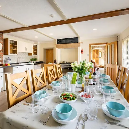 Tatil Evi 5 Bed In York Oc-77267 Green Hammerton