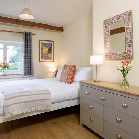 5 Bed In York Oc-77267 *