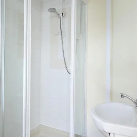 5 Bed In York Oc-77267