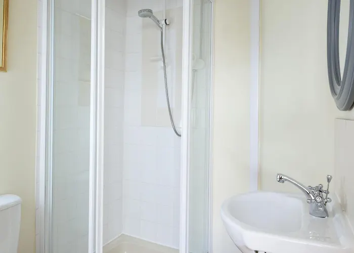 5 Bed In York Oc-77267 *