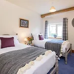 5 Bed In York Oc-77267 *